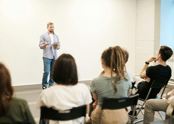 30 Careers That Attract Absolute Jerks, As Shared In This Viral Thread