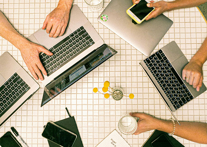 30 Careers That Attract Absolute Jerks, As Shared In This Viral Thread