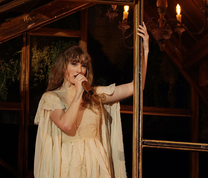 Taylor Swift Floors Fans With Secret Double Album Just Two Hours After Tortured Poets Release - 1