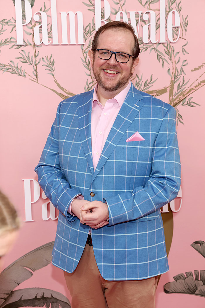 Kim Kardashian’s Co-Star Reveals What It Was Like To Get Intimate With Her On TV Kim Kardashian’s Co-Star Reveals What It Was Like To Get Intimate With Her On TV