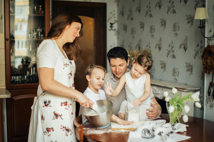 Parents Wonder Why Their 17 Y.O. Is So Distant After They Neglected Him But Not His Siblings - 12