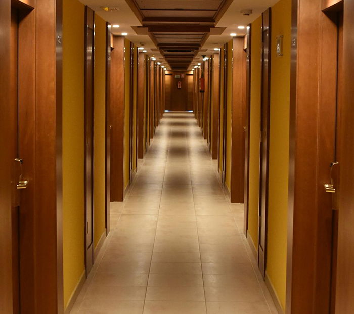 Hotel Cancels Woman’s Reservation To Put It Up For A Higher Price, She Makes Them Regret It - 1