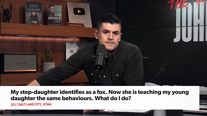 Woman Seeks Advice After 13-Year-Old Stepdaughter Identifies As Fox, Therapist Reacts - 3