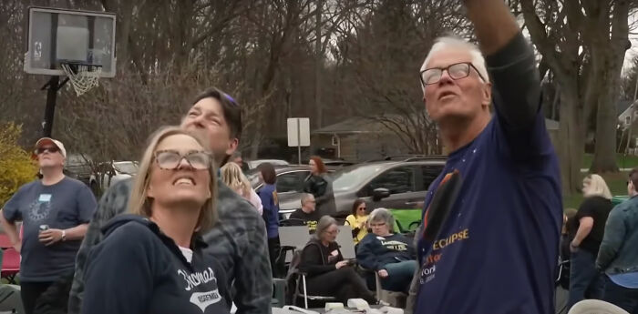 Teacher Delivers On Solar Eclipse Pact Made With Students Almost Five Decades Ago - 11