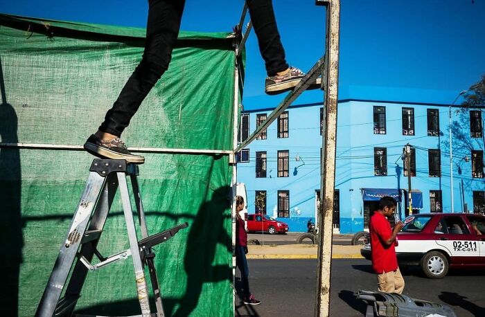 Urban Adventures: Capturing Life's Unscripted Moments Through Street Photography (42 New Pics)