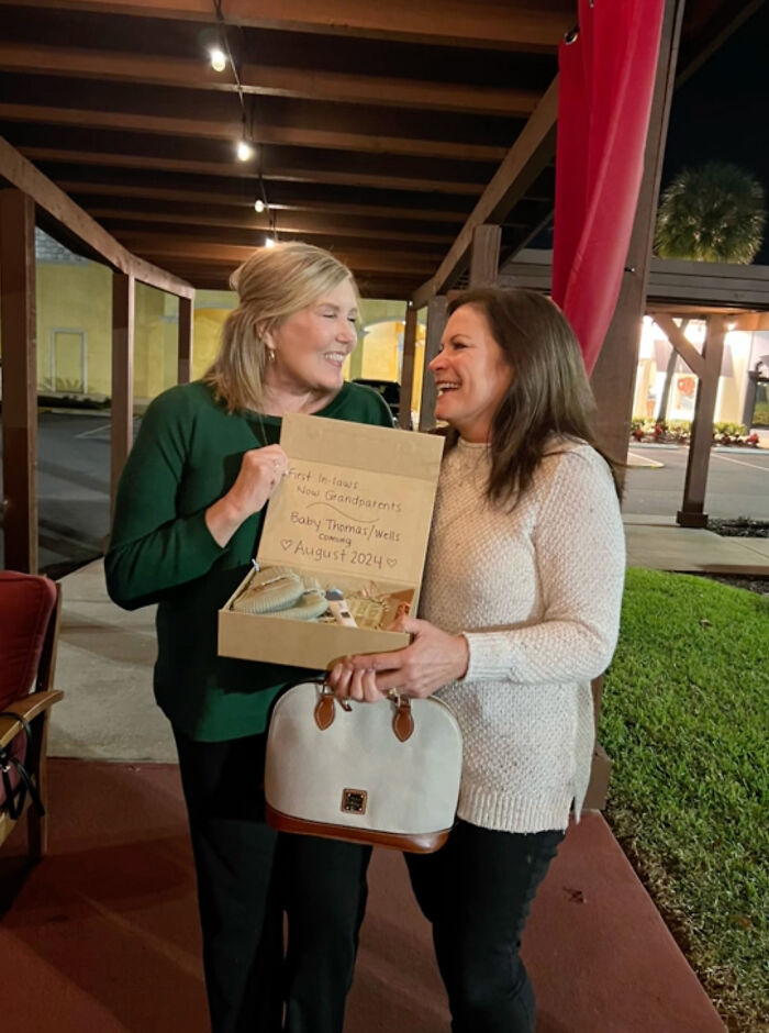 Besties Who Fell Pregnant At The Same Time Had Their Wish Come True After Their Kids Got Married - 1