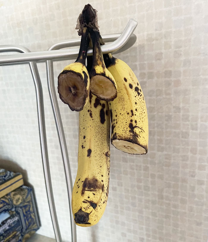 The Way My Wife Cuts And Leaves Bananas