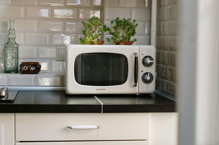 “It’s Amazing”: 40 People Are Sharing Kitchen Tips And Tricks They Learned Throughout The Years