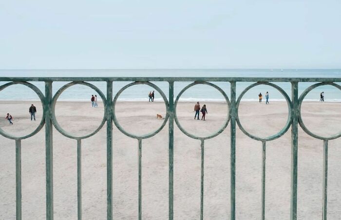 Urban Adventures: Capturing Life's Unscripted Moments Through Street Photography (42 New Pics)