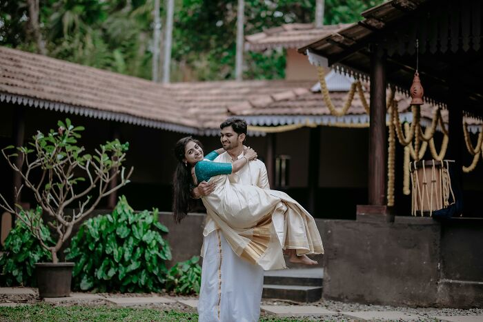 25 Things That Are Casual And Common For Women In Relationships, But Almost Never For Men 