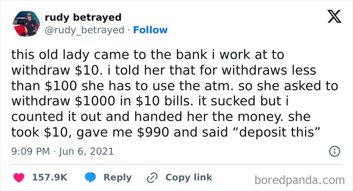 Tweet showing a bank worker describing a clueless customer confusing withdrawal rules and handing back most of the cash.