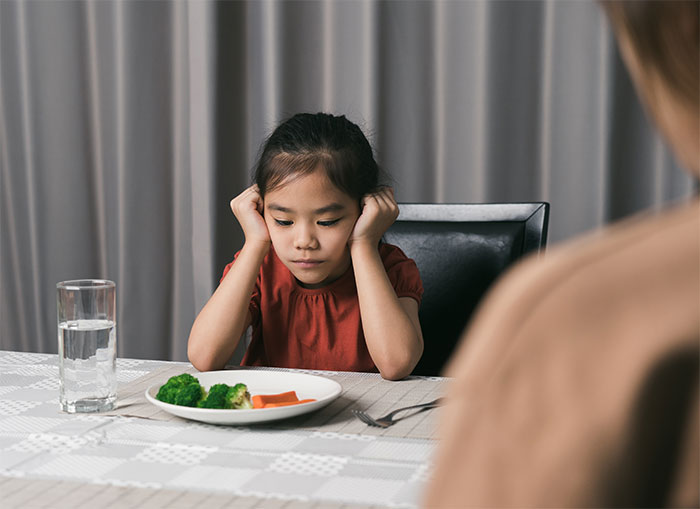 People Are Sharing Parenting Trends They Disagree With And Here Are 30 Of The Most Hated Ones