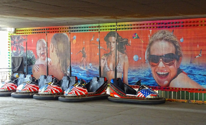 “From A Distance, It Looks OK”: Man Shares His Absurd Experience Visiting Beijing’s Amusement Park - 36