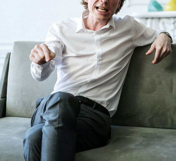 Photographer Wants To Cancel SIL's Engagement Shoot After Learning The Couple Hates Her