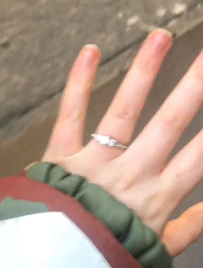 People Are Left Divided Over Woman’s Love Story With Online Boyfriend - 3