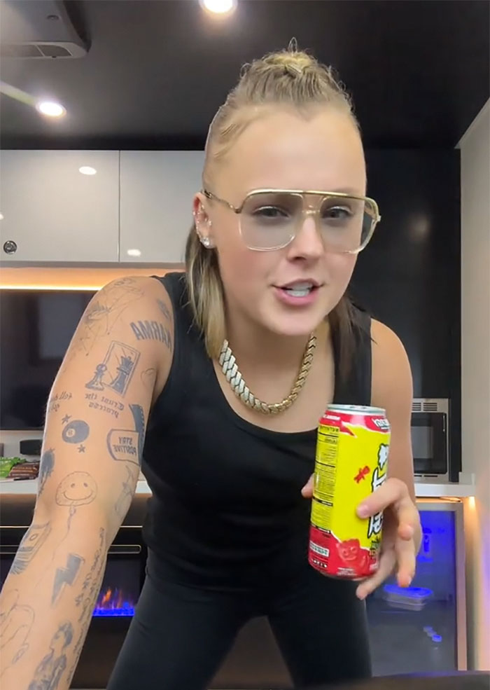 &ldquo;Worst Case Of Identity Crisis&rdquo;: Fans Shake Their Heads At JoJo Siwa&rsquo;s Weird Transformation