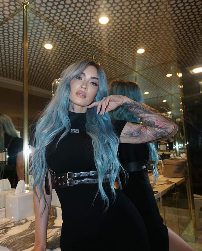 Megan Fox’s Makeup-Free Selfie Has Bewildered Fans Asking, “Who TF Is That?” - 3