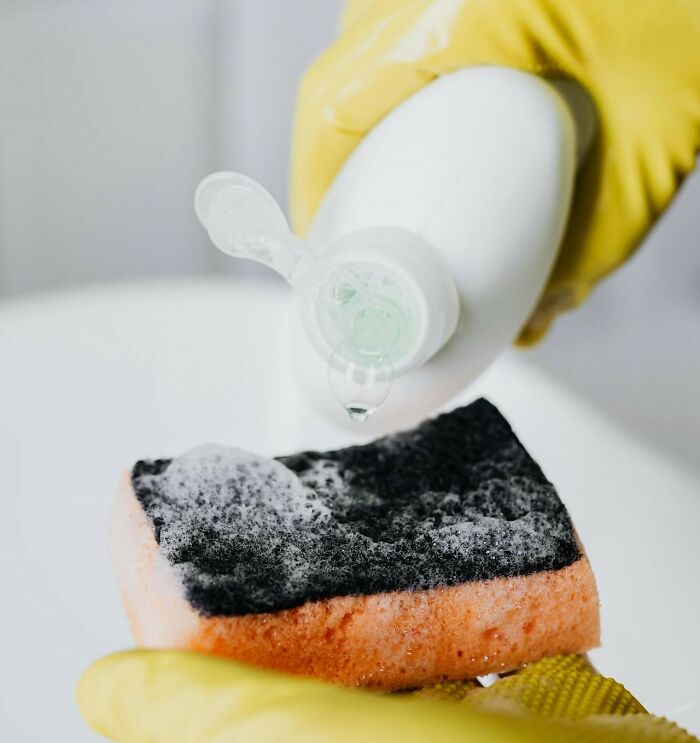 25 Hábitos que aún conservan quienes se criaron en la pobreza