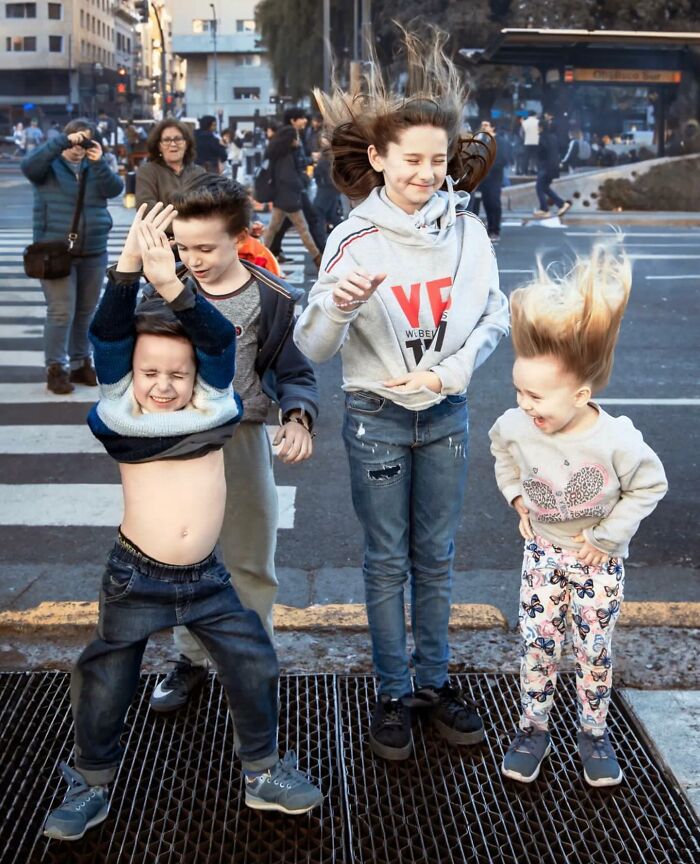 Urban Adventures: Capturing Life's Unscripted Moments Through Street Photography (42 New Pics)