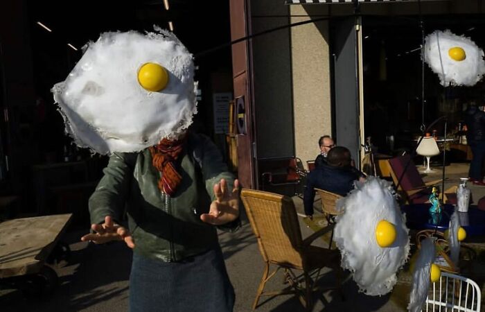 Urban Adventures: Capturing Life's Unscripted Moments Through Street Photography (42 New Pics)