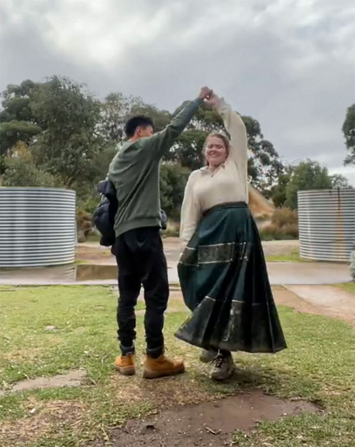 People Are Left Divided Over Woman’s Love Story With Online Boyfriend - 6