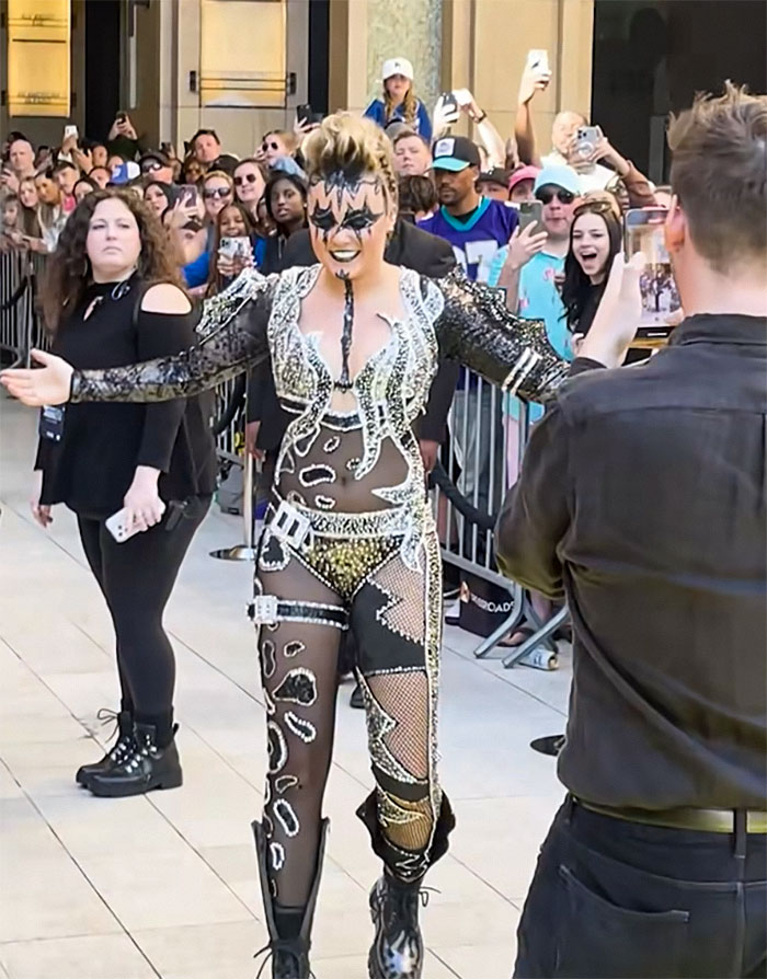 &ldquo;Worst Case Of Identity Crisis&rdquo;: Fans Shake Their Heads At JoJo Siwa&rsquo;s Weird Transformation