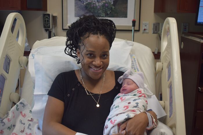 Woman Gives Birth During Solar Eclipse, Names Her Daughter After The Sun - 9