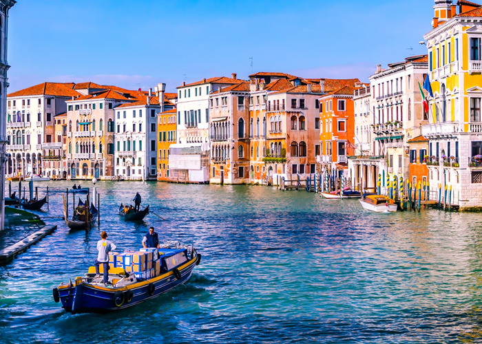 30 People Are Sharing The Worst Travel Destinations That Are 100% Not Worth The Hype - 30