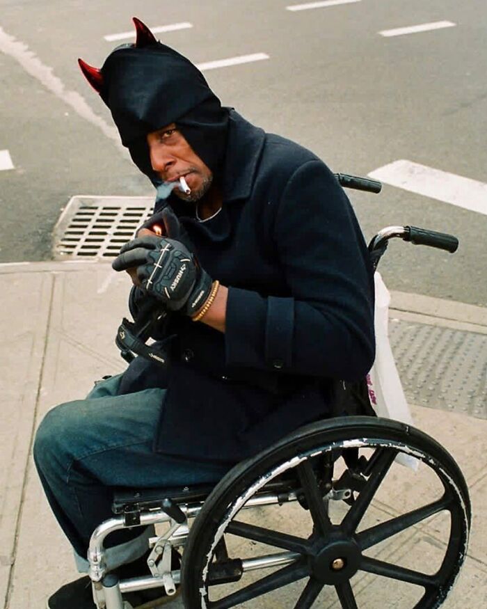 Urban Adventures: Capturing Life's Unscripted Moments Through Street Photography (42 New Pics)