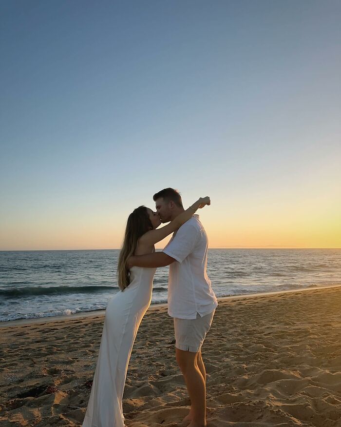 Youtuber Aspyn Ovard Files For Divorce On The Same Day She Shares News Of Their 3rd Child's Birth