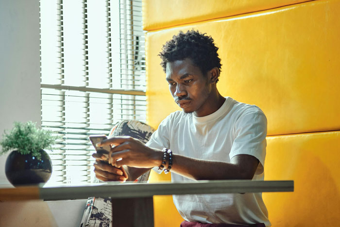 Woman Just “Catches Up” With The Guy She Cheated With, Husband Moves For Divorce - 11