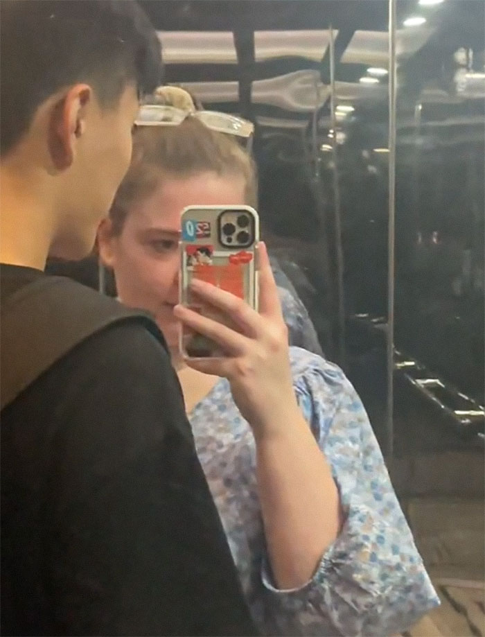 People Are Left Divided Over Woman’s Love Story With Online Boyfriend - 5