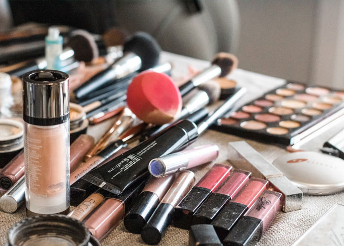 "It's Just Taking Up Space": Professional Organizer Shares 14 Things You Don't Need In Your House