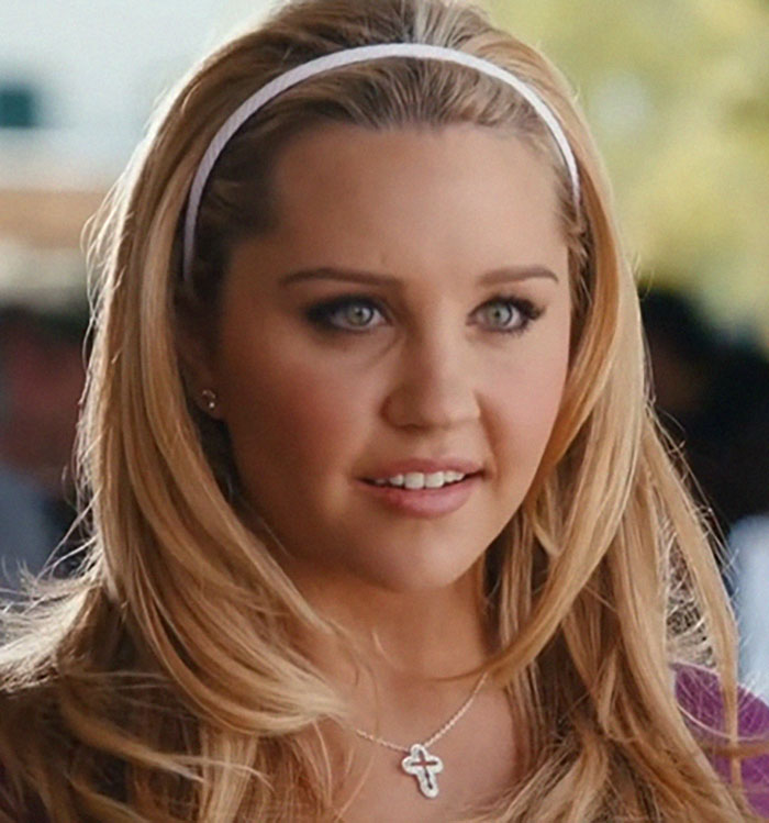 Amanda Bynes Goes Back To School To Become A Manicurist and Land &ldquo;A Job At A Nail Salon&rdquo;