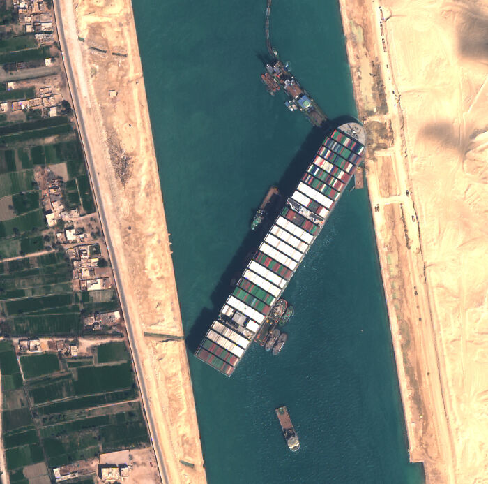 Netizen Inquired, “Who Really [Messed] Up Their ’One Job?’“, And 30 People Came Through