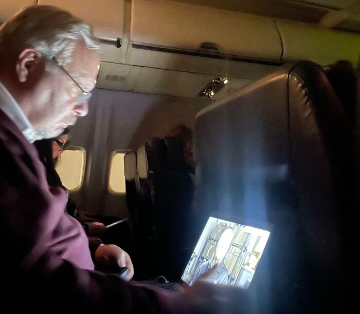 Dude Spent The Majority Of A Late Night Flight Watching TV With Speakers Full Blast. Said He "Didn't Have Headphones"