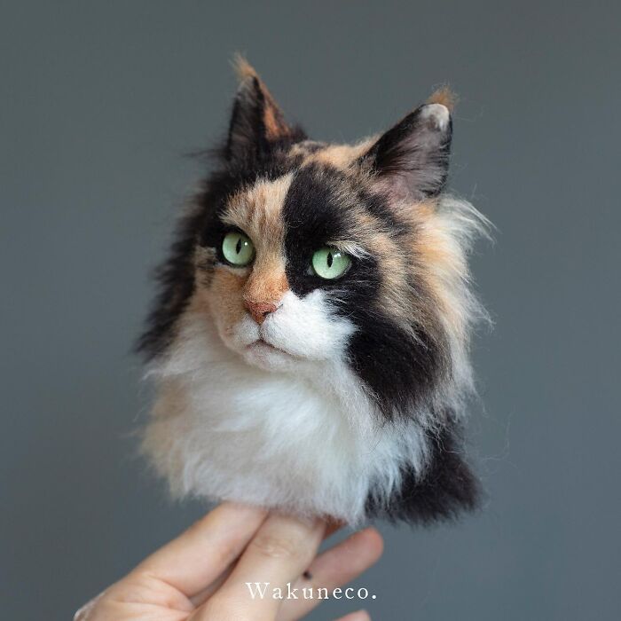 Hyper-Realistic 3D Cat Portraits From Felted Wool