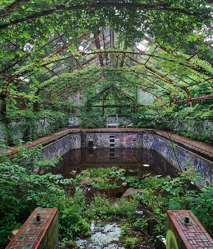 Deserted-Forgotten-Places-Pics