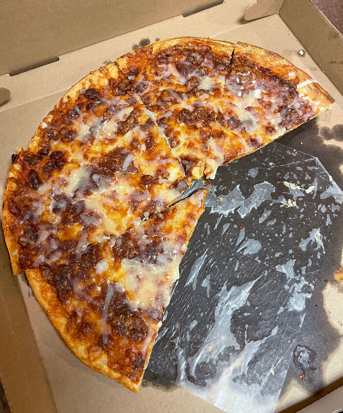 Ordered A Plain Cheese Pizza. Got An Old Cheese Pizza With New Cheese Sprinkled On Top And Re-Baked