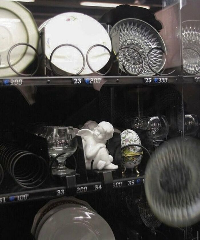 Arts Dealers Be Like
#arthandling #distributor #automat #artpiece #artdealer #artmarket