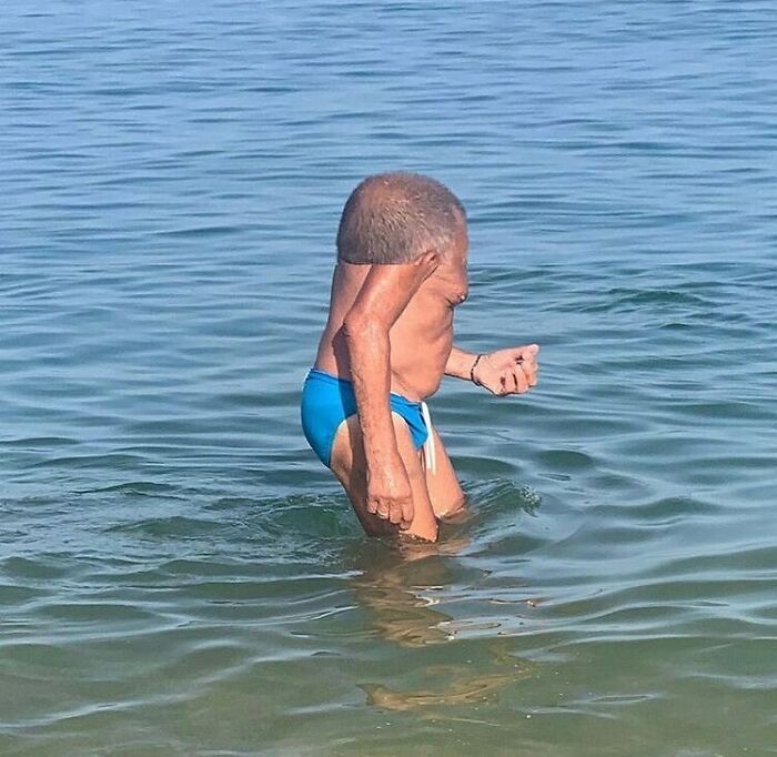 Hell Of A Swimmy Boi
credit @fontanesi
#wrongpano #wrongpanoramic #failpanoramic #panoramique #swimmer #strangeboy