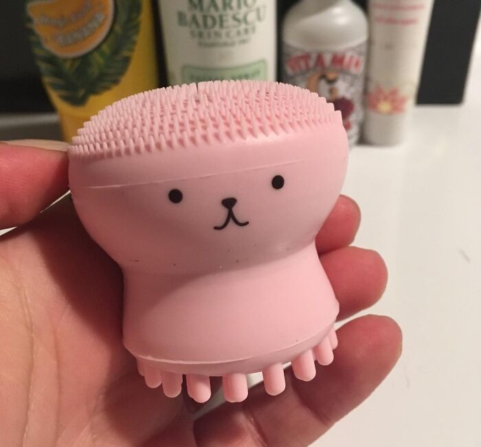 Elevate Your Beauty Routine With The Jellyfish Silicone Brush Beauty Tool: Dive Into Effortless Skincare And Unique Design