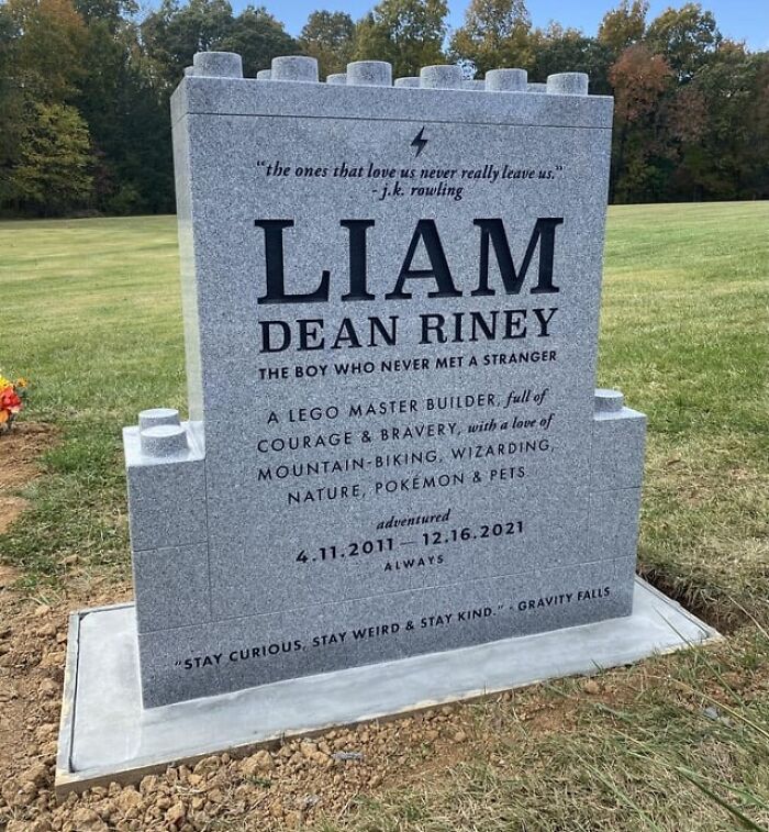 Interesting-Tombstones-Graves-Cemeteryporn