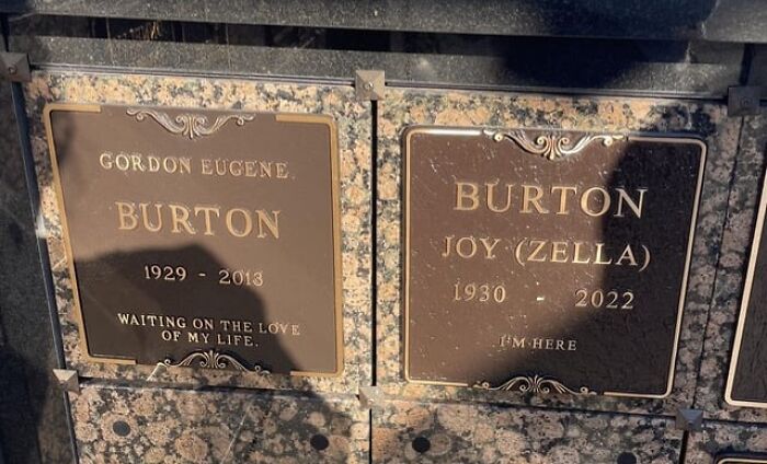 Interesting-Tombstones-Graves-Cemeteryporn