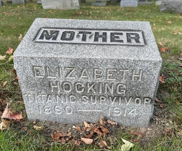 Interesting-Tombstones-Graves-Cemeteryporn