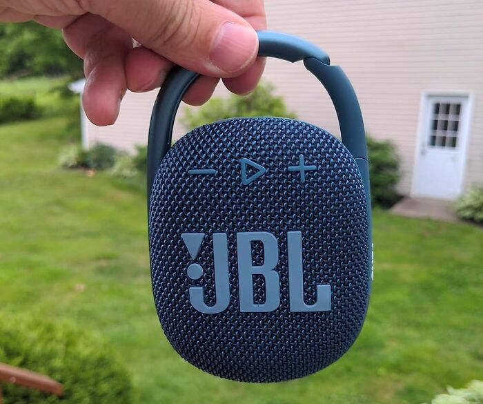 Set The Picnic Mood Anywhere With The Portable Speaker: Your Melodic Companion For Outdoor Ambiance