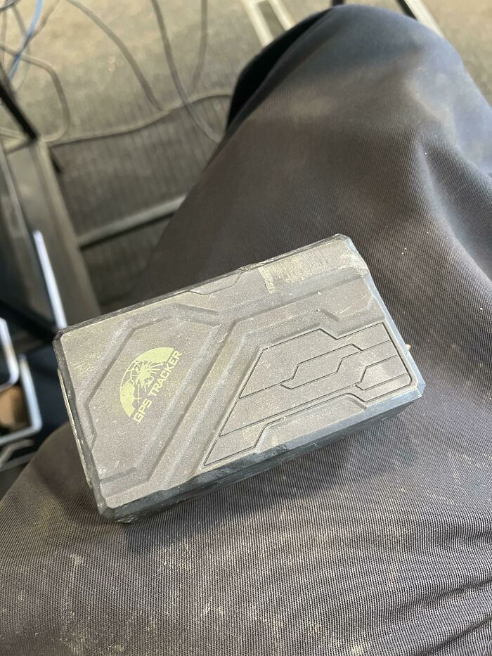 Found This On The Underside Of A Woman’s Car Today… Needless To Say She’s A Little Freaked Out. Rechargeable With 4g Sim Card In It