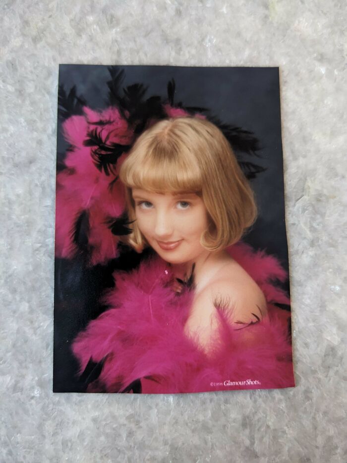 Grandma Took Me To Get Glamour Shots At The Mall- Mom Said She Almost Had A Heart Attack First Time She Saw The Photos