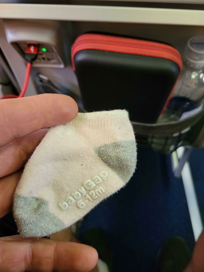 Hoy es mi último día trabajando lejos de casa. Llevo siempre el calcetín de mi hija para recordarme por qué he sacrificado tanto tiempo lejos de ella