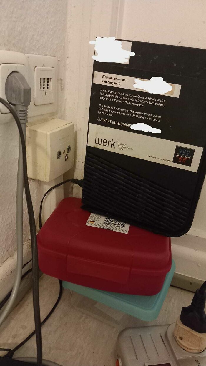 The Coax Cable Is Broken? No Problem My Dear, Just Raise The Router With Lunchboxes And Use A Needle (It Actually Works!)